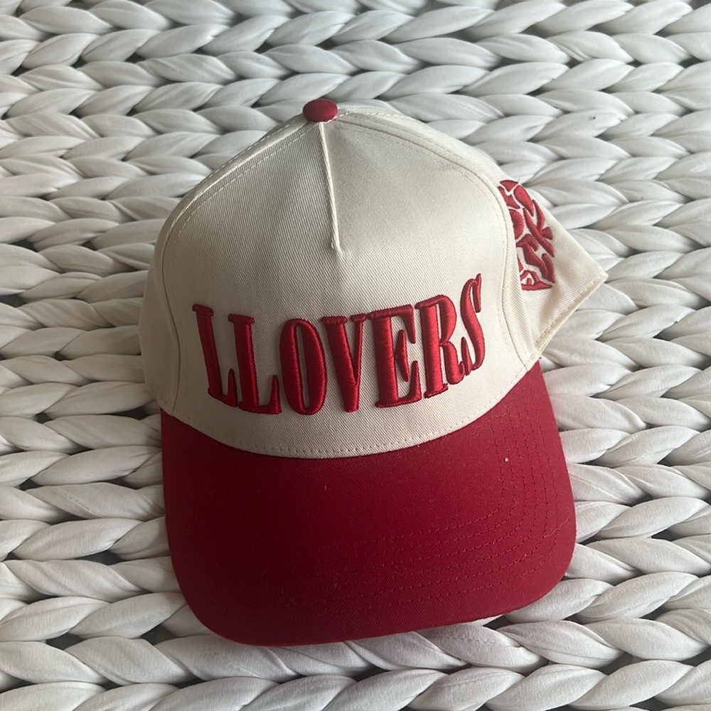 LLOVERS hat